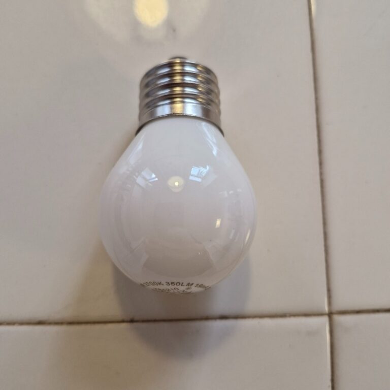 DIOLUX KRONE40 4W E27 350lm Dæmpbar - Så længe lager haves - GN