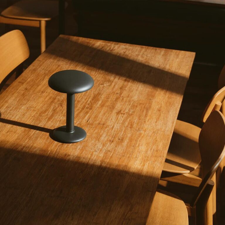 Gustave Transportabel Bordlampe Mat Hvid 3000K